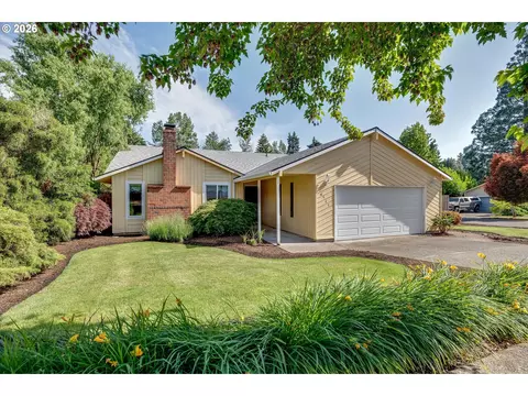 8541 SW Mandan Dr, Tualatin, OR 97062