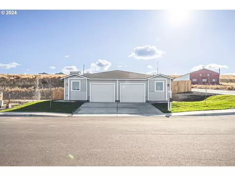 1069 NEmerald Dr, Hermiston, OR 97838 photo 1