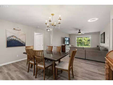 Dining - 2867 Maesner St, Eugene, OR 97404 photo 2 of 2