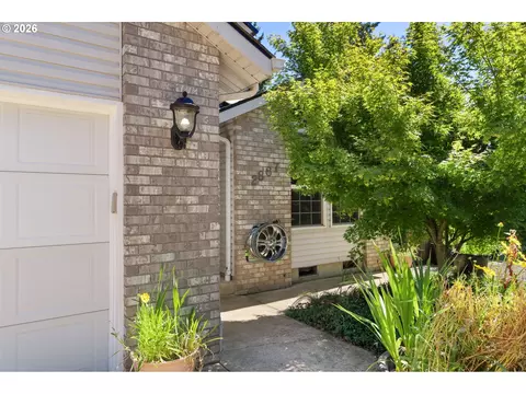 Other - 2867 Maesner St, Eugene, OR 97404 photo 1 of 8