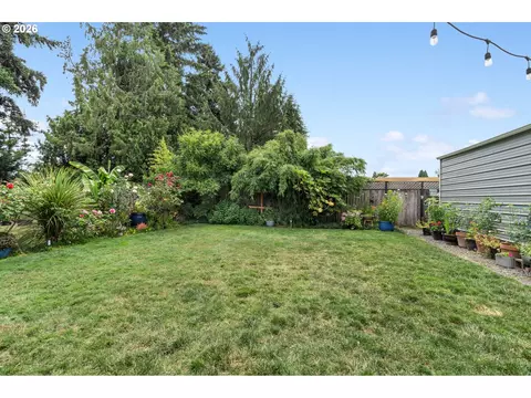 Exterior - 2867 Maesner St, Eugene, OR 97404 photo 5 of 12