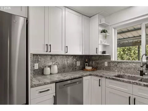 Kitchen - 2867 Maesner St, Eugene, OR 97404 photo 4 of 6
