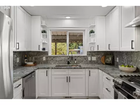 Kitchen - 2867 Maesner St, Eugene, OR 97404 photo 1 of 6
