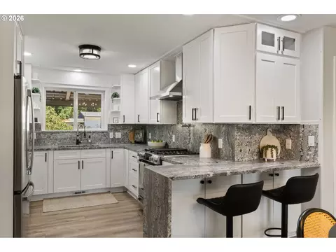 Kitchen - 2867 Maesner St, Eugene, OR 97404 photo 2 of 6