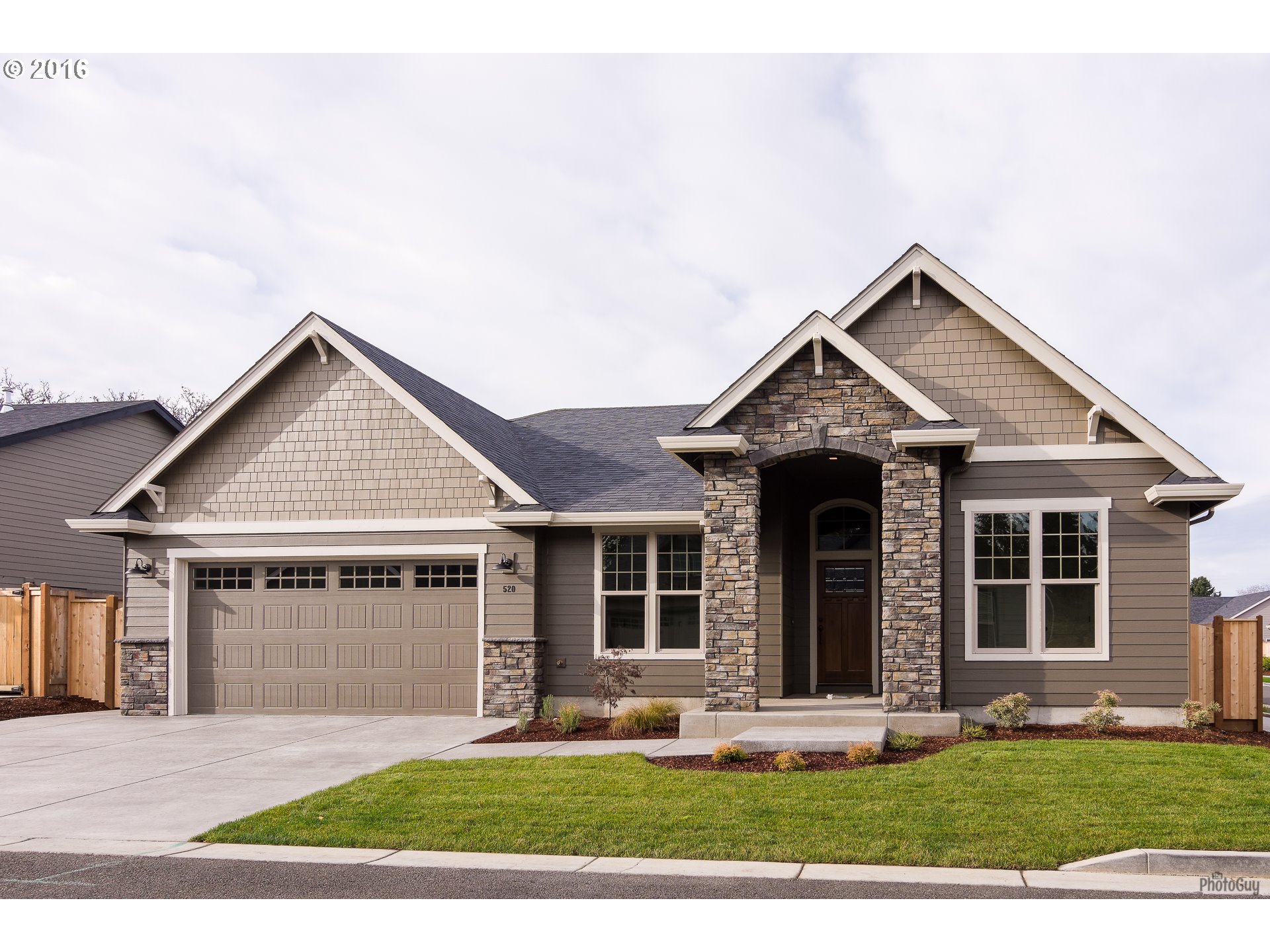 5462 King Arthur Ct, Eugene, OR 97402 photo 1