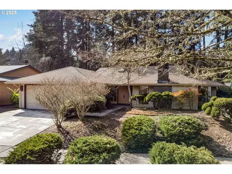 7075 SW Tierra Del Mar Dr, Beaverton, OR 97007