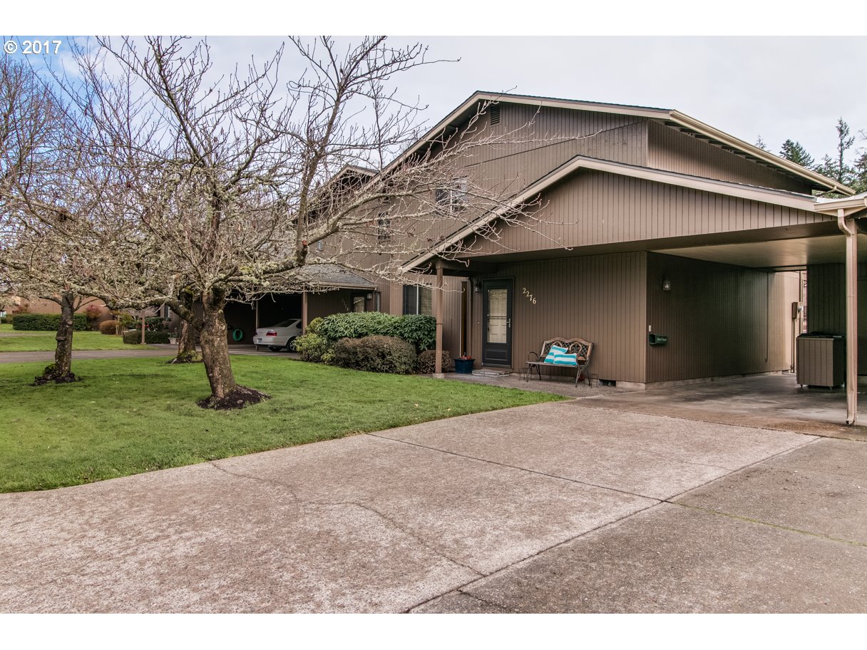 2276 Ridgeway Dr, Eugene, OR 97401 photo 1