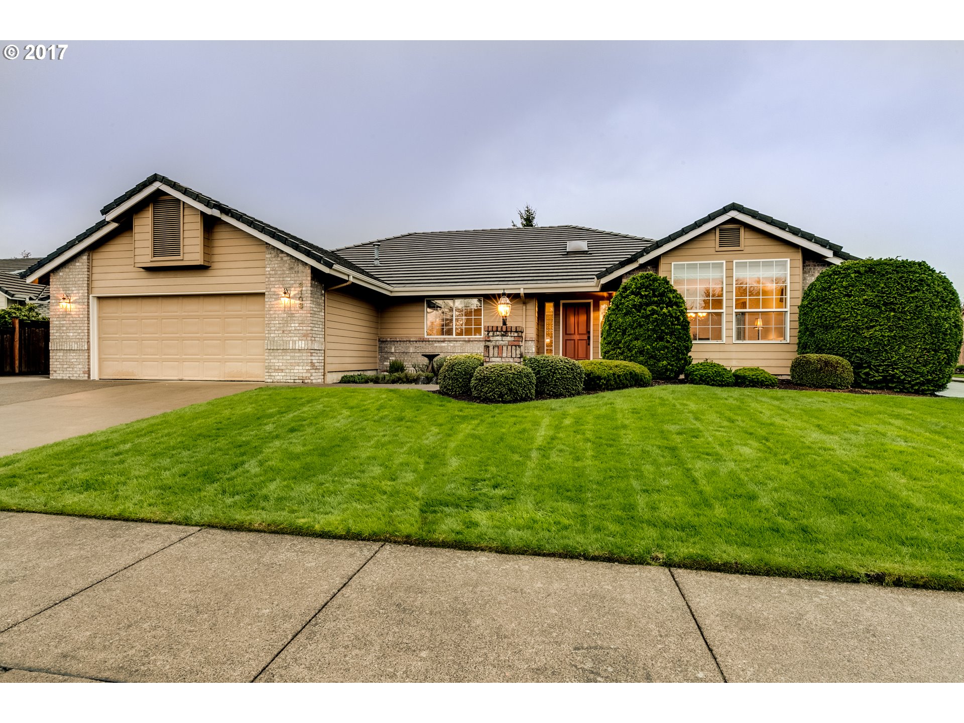 3103 Metolius Dr, Eugene, OR 97408 photo 1
