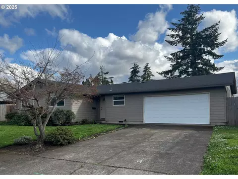 143 V St, Springfield, OR 97477