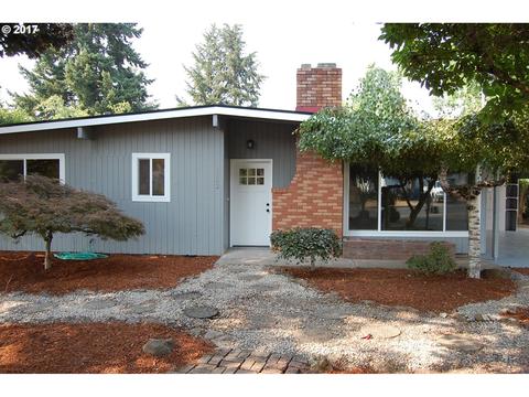 1352 S Cherry St, Cornelius, OR 97113 photo 1