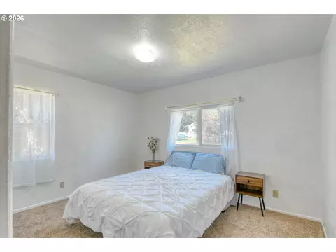 Bedroom - 1023 SW 30th St, Pendleton, OR 97801 photo 1 of 7