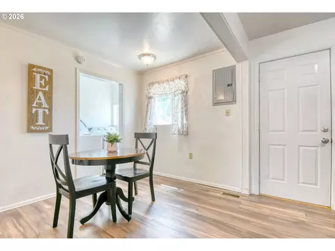 Dining - 1023 SW 30th St, Pendleton, OR 97801 photo 1 of 1
