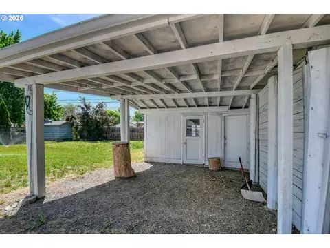 Exterior - 1023 SW 30th St, Pendleton, OR 97801 photo 8 of 8