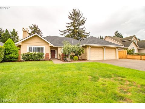 1489 Martingale St, Eugene, OR 97401 photo 1