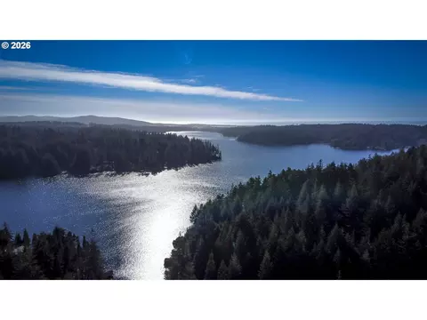 Cedar Ln, Florence, OR 97439 photo 9