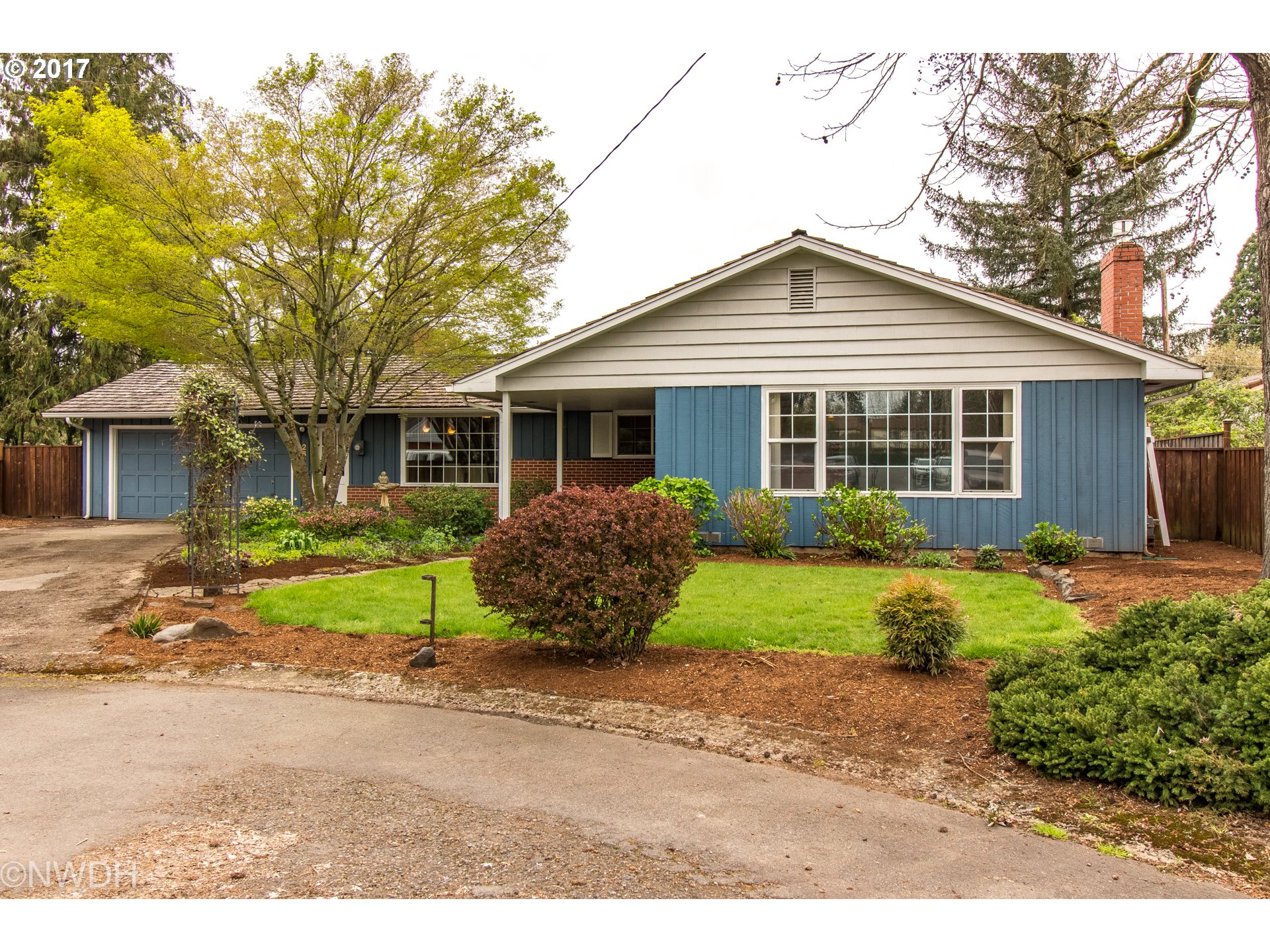 2622 Tomahawk Pl, Eugene, OR 97401 photo 1
