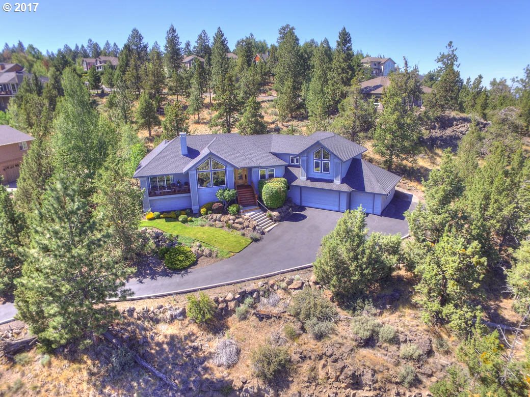 972 NW Summit Dr, Bend, OR 97701 photo 1