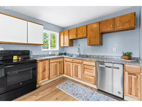 Kitchen - 3009 SW Isaac Ave, Pendleton, OR 97801 photo 1 of 4