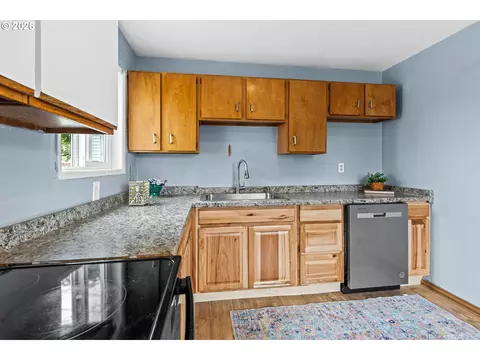 Kitchen - 3009 SW Isaac Ave, Pendleton, OR 97801 photo 3 of 4