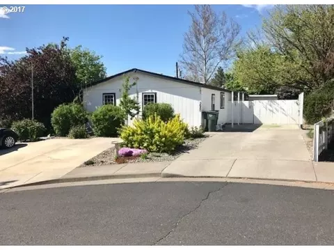 3680 Marshall Ct, Pendleton, OR 97801 photo 1