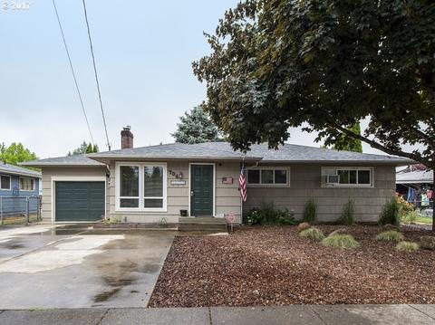 704 E 9th St, Newberg, OR 97132 photo 1