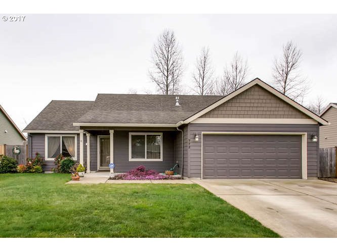 772 E 8th St, Molalla, OR 97038 photo 1