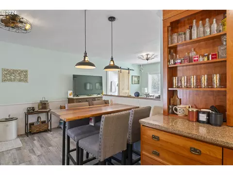 Dining - 10786 Highway 126, Mapleton, OR 97453 photo 3 of 3