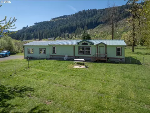 322 Russells Timber Ln, Carson, WA 98610