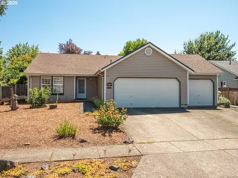 972 S 3rd Ct, Cornelius, OR 97113