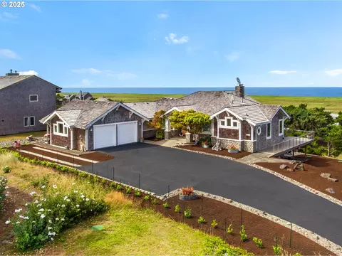 5270 High Ridge Rd, Gearhart, OR 97138
