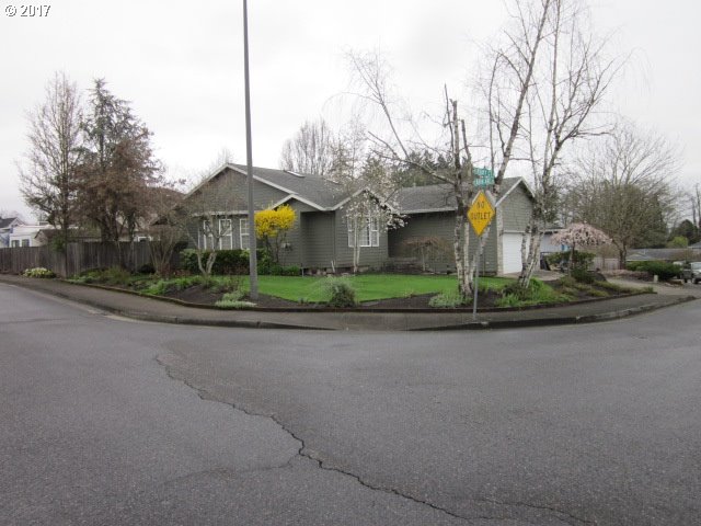 35015 Ruby Ct, Saint Helens, OR 97051 photo 1