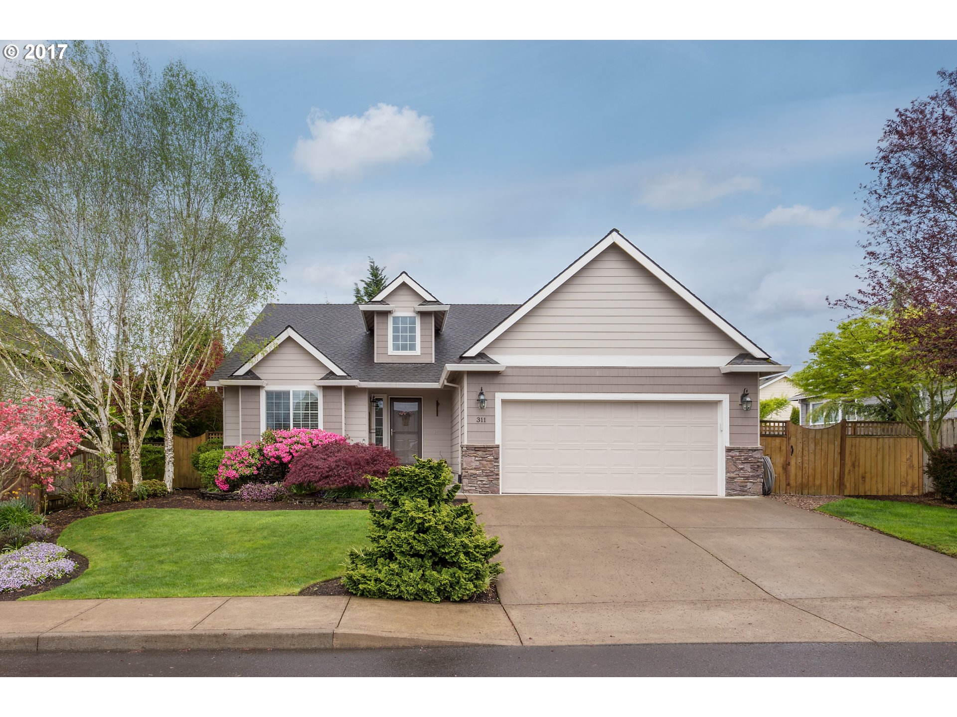 311 Trout St, Molalla, OR 97038 photo 1