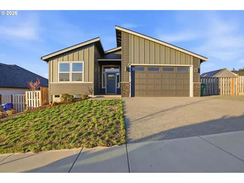 753 NE Wildwood Dr, Estacada, OR 97023