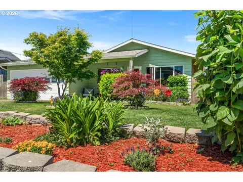 1607 23rd Ave, Forest Grove, OR 97116