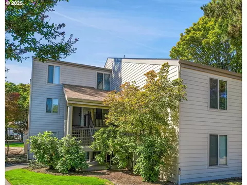 10196 SW Trapper Ter, Beaverton, OR 97008