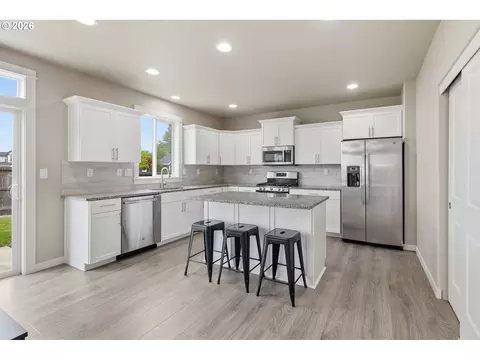 Kitchen - 1285 Tirion Ave, Eugene, OR 97404 photo 1 of 3