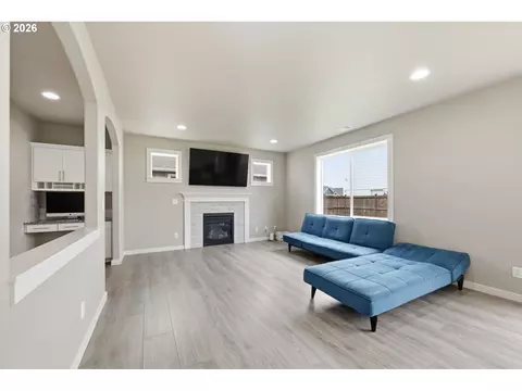 Living - 1285 Tirion Ave, Eugene, OR 97404 photo 1 of 3