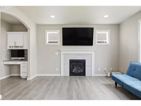 Living - 1285 Tirion Ave, Eugene, OR 97404 photo 2 of 3
