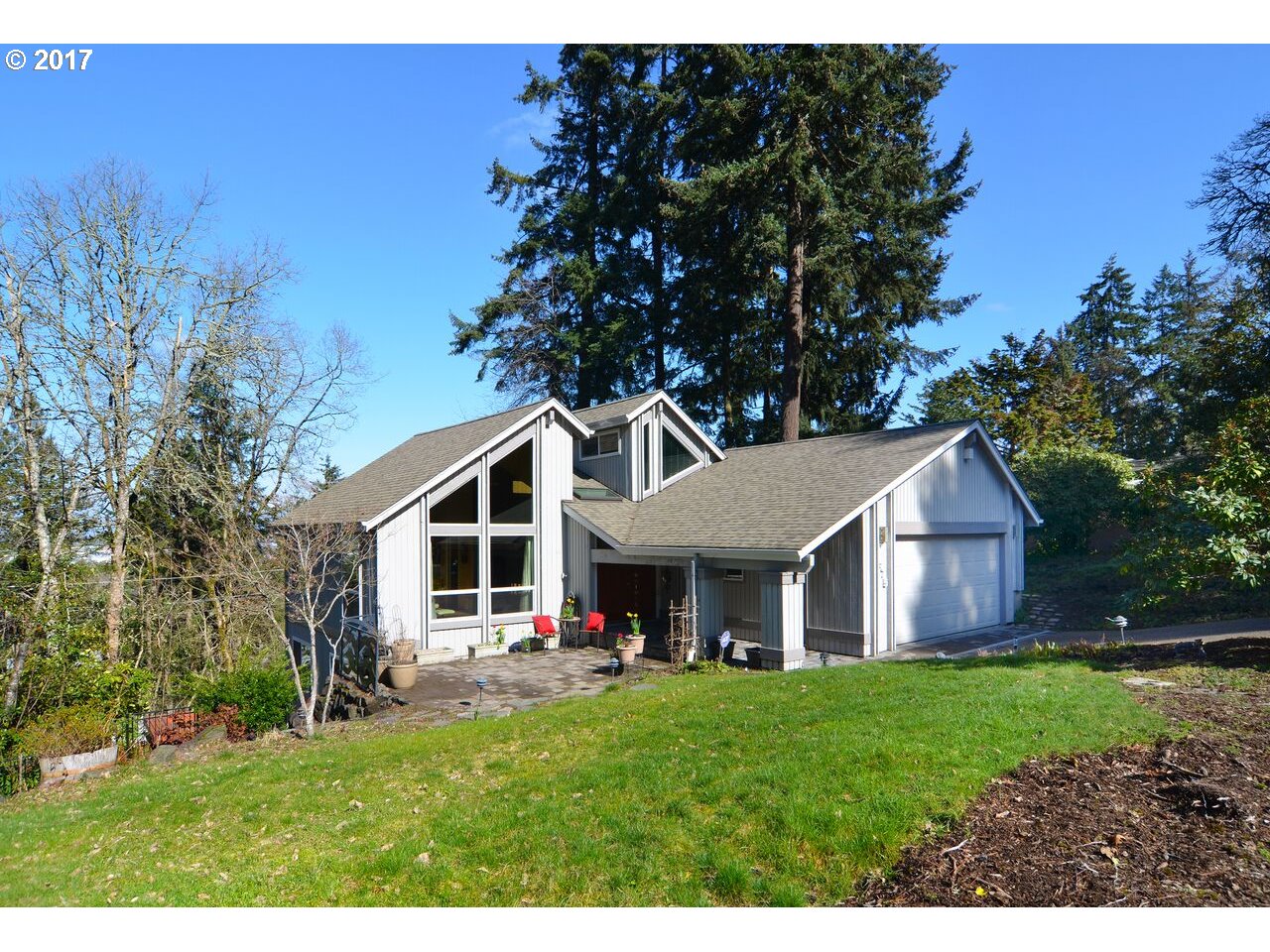 2575 Highland Oaks Dr, Eugene, OR 97405 photo 1