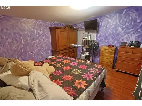 Bedroom - 631 2nd Ave, Powers, OR 97466 photo 2 of 4