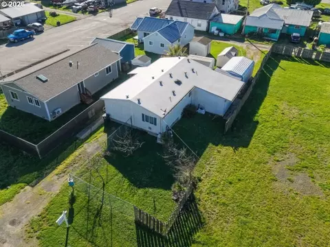 View/Area - 631 2nd Ave, Powers, OR 97466 photo 1 of 4