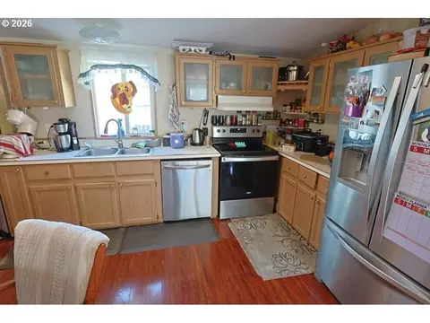 Kitchen - 631 2nd Ave, Powers, OR 97466 photo 1 of 2