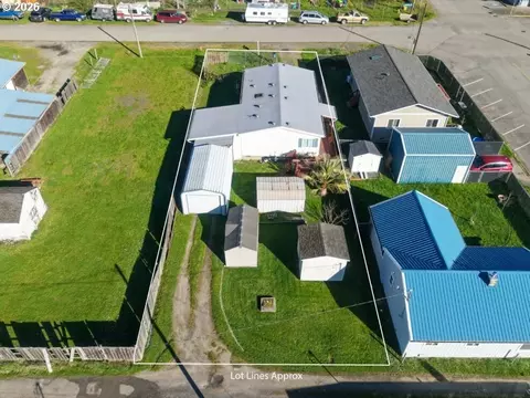 View/Area - 631 2nd Ave, Powers, OR 97466 photo 3 of 4