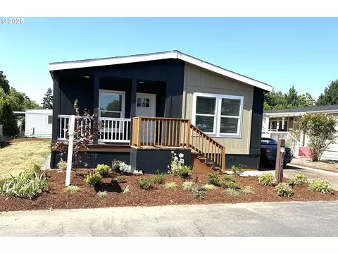 1400 Candlelight Dr #246, Eugene, OR 97402