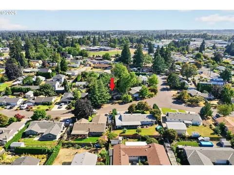 View/Area - 635 NW 8th Pl, Canby, OR 97013 photo 2 of 3