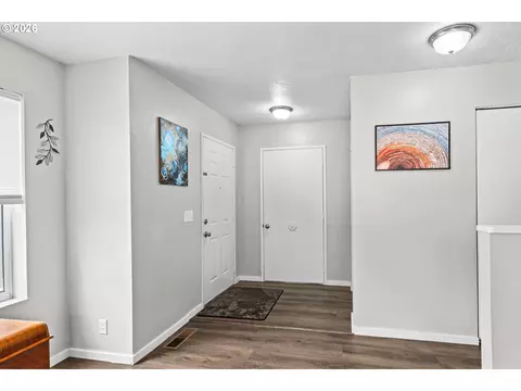 Entry Way - 1107 Echo Hollow Rd, Eugene, OR 97402 photo 1 of 1