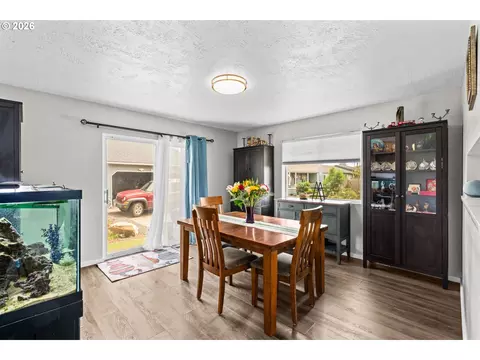 Dining - 1107 Echo Hollow Rd, Eugene, OR 97402 photo 1 of 4