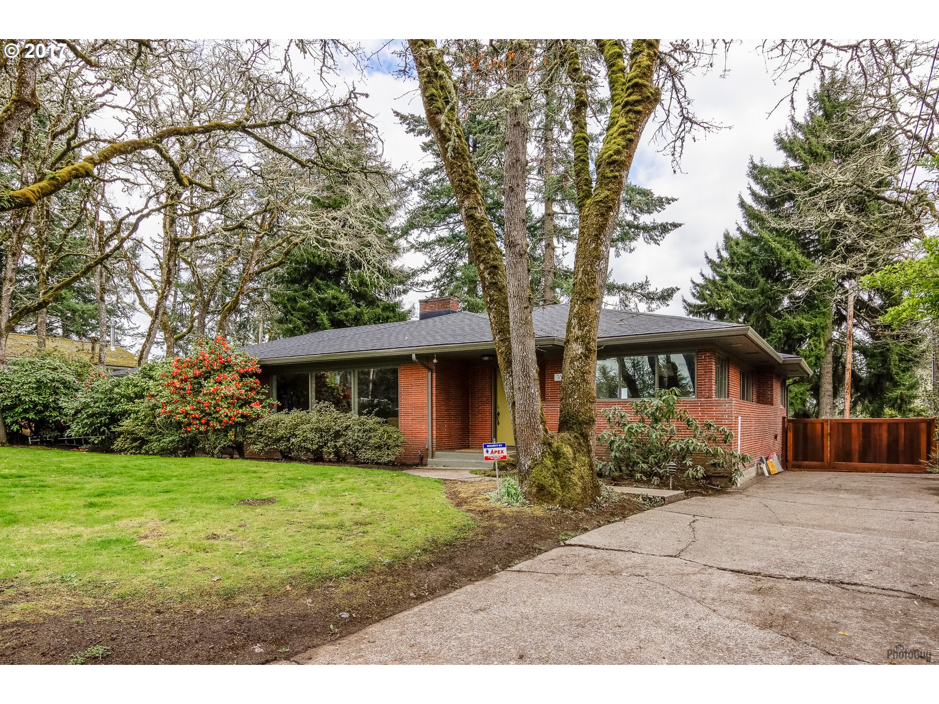 1661 Skyline Blvd, Eugene, OR 97403 photo 1