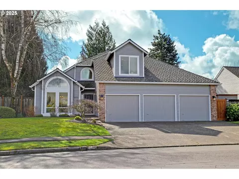 6102 Churchill Downs Dr, West Linn, OR 97068