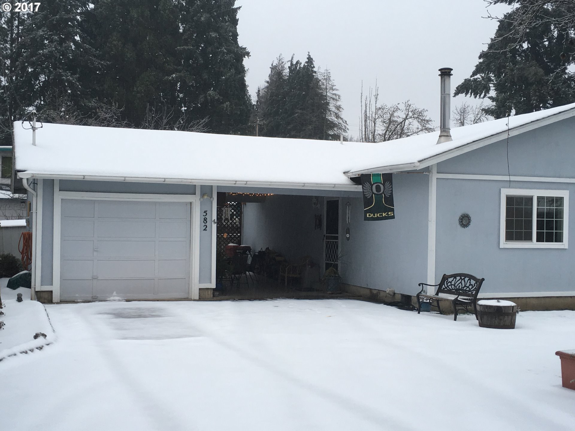 582 Nighthawk Ln, Springfield, OR 97477 photo 1
